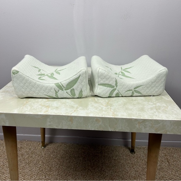 Pillow Thotic - The Positioner For Side Sleepers - Picture 3 of 10